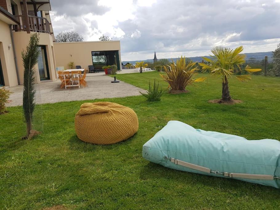 Magnifique Villa Avec Piscine Interieure Saint-Pois ภายนอก รูปภาพ